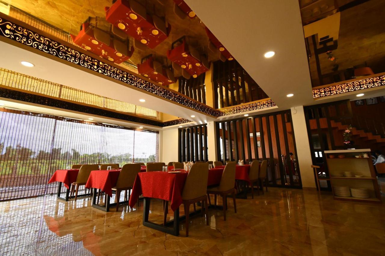 Faith Cricket Club & Resort Bhopal Buitenkant foto
