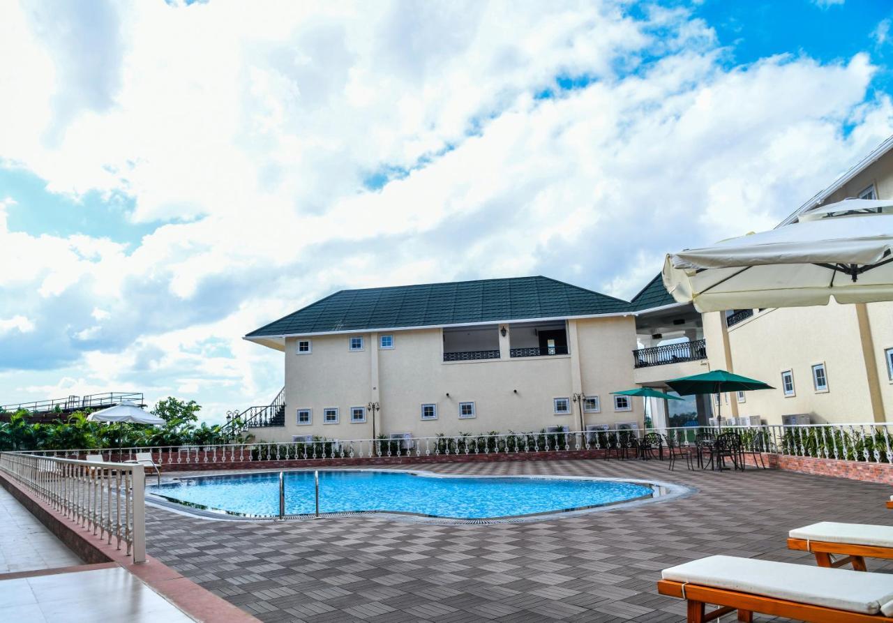 Faith Cricket Club & Resort Bhopal Buitenkant foto