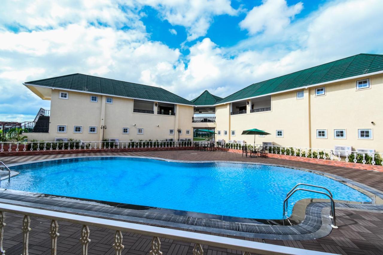Faith Cricket Club & Resort Bhopal Buitenkant foto