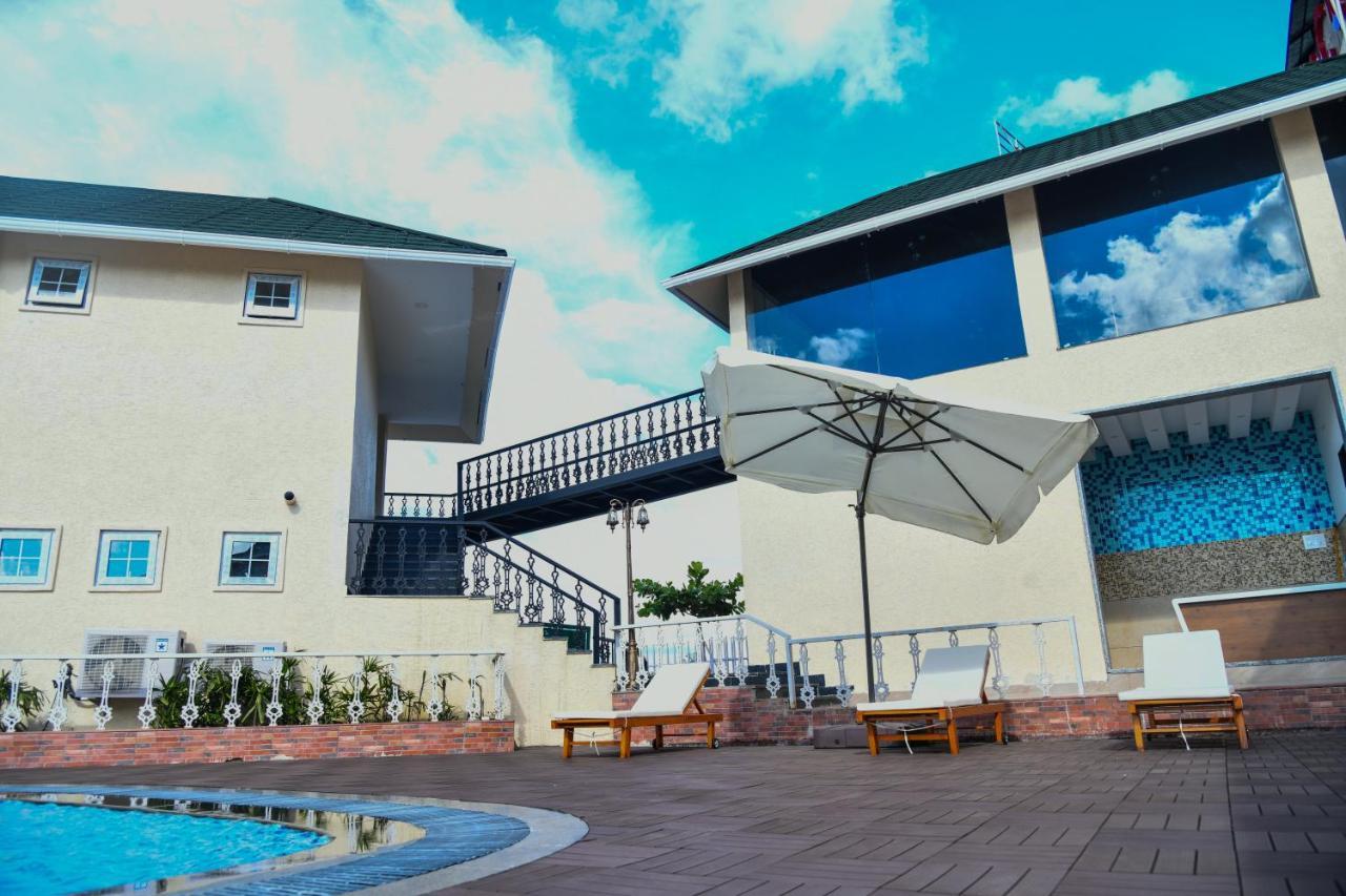 Faith Cricket Club & Resort Bhopal Buitenkant foto