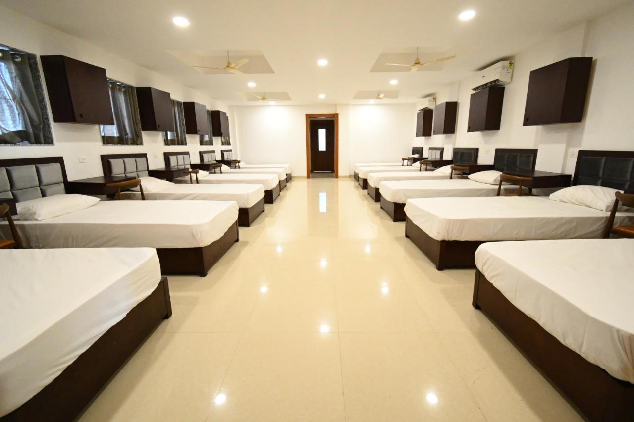 Faith Cricket Club & Resort Bhopal Buitenkant foto