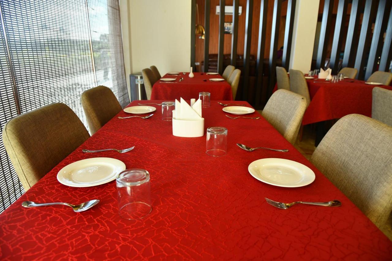 Faith Cricket Club & Resort Bhopal Buitenkant foto