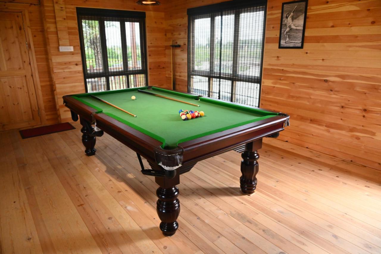 Faith Cricket Club & Resort Bhopal Buitenkant foto